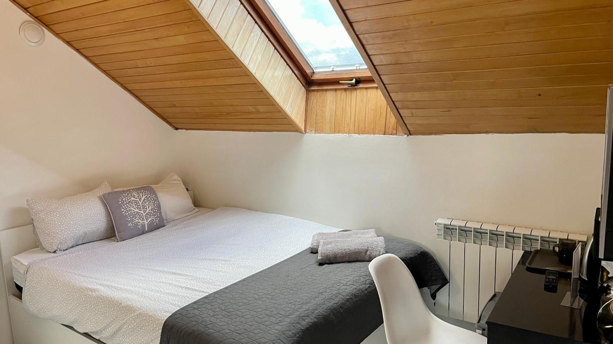 Ela Bed & Breakfast 3*